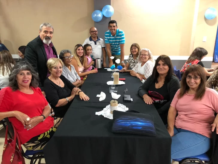 Presentación a sala llena del libro “Ella” en Necochea