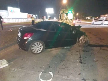Chocó su automóvil contra una columna en la ruta 88