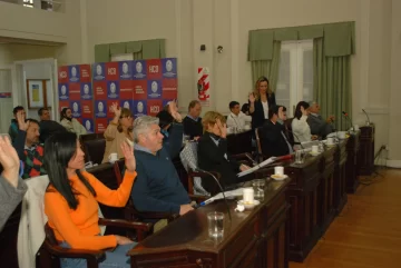 Fuertes debates por la Educación Pública, el sueldo de los senadores y extrañas votaciones