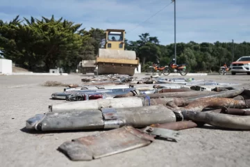La Comuna compacto 370 escapes antirreglamentarios