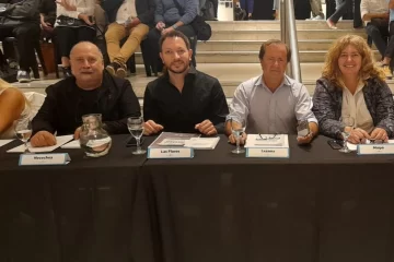 Gamba participó de un encuentro con más de 90 referentes de la cultura bonaerense