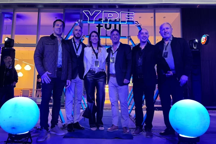 20-04-FOTO-Rojas-Inauguracion-YPF-Quequen-04-728x485