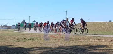 Ciclistas se juntaron para hacer mejoras en el velódromo