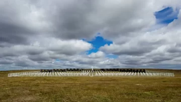 La historia del Cementerio de Darwin y cómo lo esconden de la mirada de los kelpers