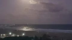 Los flashes apuntaron a la Luna Rosa