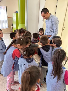 Donaciones de la CAMEQ a establecimientos educativos del Barrio Norte