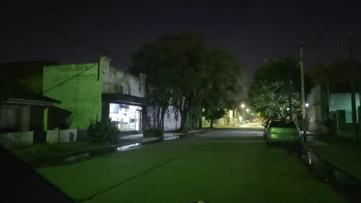 Sectores de ciudad a oscuras y el alumbrado que sigue siendo un problema sin resolver