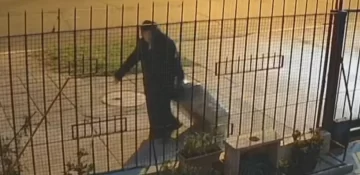 Descubren a una monja trasladando el cuerpo de una mujer en una valija