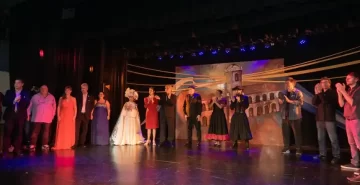 El Teatro Municipal se viste de patria esta noche para celebrar la Revolución de Mayo