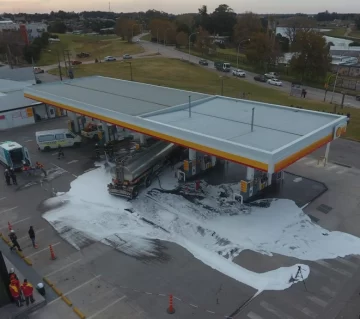 Impactante simulacro en la estación de servicio de Jesuita Cardiel y 50