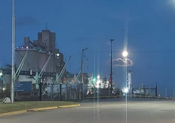 La “Luna de Flores” engalana el cielo de Necochea