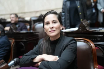 Impulsan ley para restringir el uso de aplicaciones de apuestas online y casinos a menores