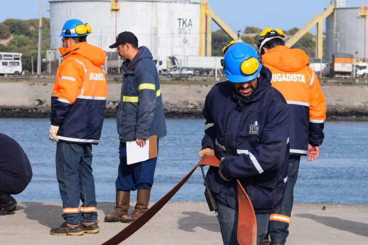 Mayor seguridad en los muelles de amarre de Puerto Quequén