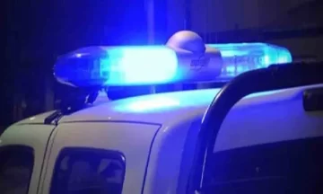Robaron herramientas de trabajo de una camioneta estacionada en calle 63