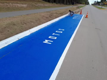 Nuevo estacionamiento para motos en avenida 10