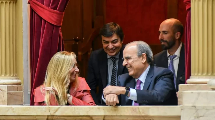 Ley Bases: el Gobierno mantiene negociaciones contra reloj