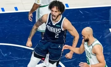 Dallas Mavericks ganó su primer punto ante Boston Celtics y sigue vivo