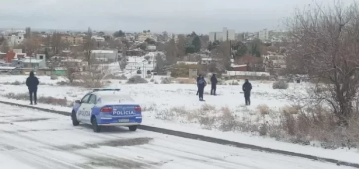 Murió un hombre de hipotermia durante el temporal de nieve en Caleta Olivia