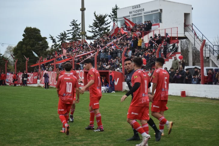 Mataderos recibe a Santa Rita en la ida de cuartos de final