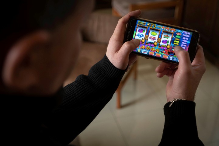 Jornada de análisis sobre la crianza digital y la ludopatía 