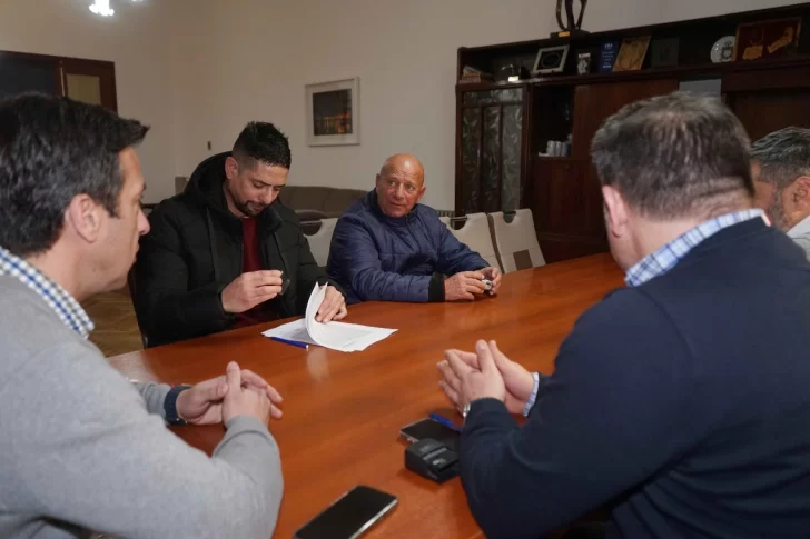 17% de aumento para municipales y una suba en la bonificación de puntualidad y presentismo