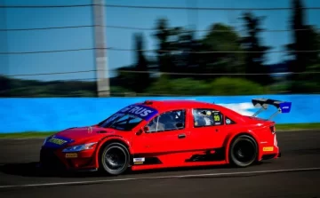 Top Race: Capurro no tuvo una buena tarde en Buenos Aires y ganó Aldrighetti