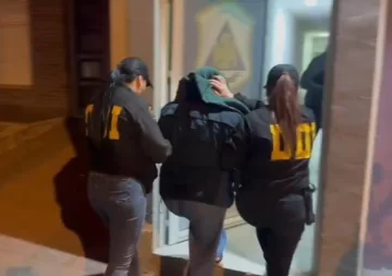 Allanaron la casa de una empleada doméstica por robo, pero le encontraron más de 4 kilos de marihuana