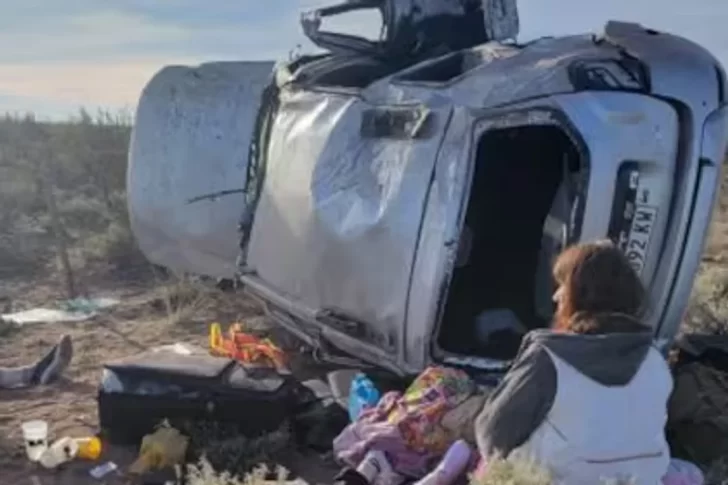 Accidente fatal: viajaron para esparcir las cenizas de un familiar, volcaron y murió una mujer
