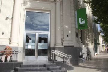 Se hizo pasar por contador del banco y estafó a una mujer de avanzada edad