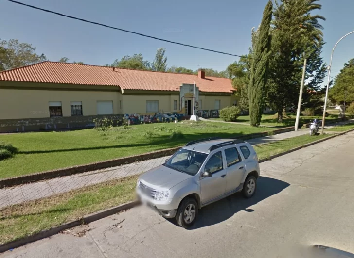 Los motochorros no dan respiro: le roban la mochila cuando salía del Neuro