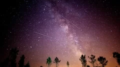 Llega la lluvia de meteoros Eta Acuáridas: qué es, cuándo se produce y cómo ver en vivo