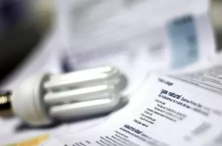 Se termina el plazo para pedir los subsidios a la luz y el gas: el trámite que hay que hacer para pagar menos