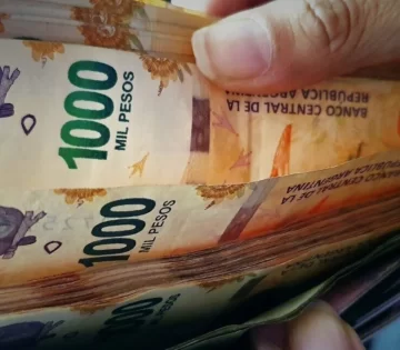 El Gobierno dispuso un aumento del 15 % del salario mínimo y se pagará en cuatro cuotas