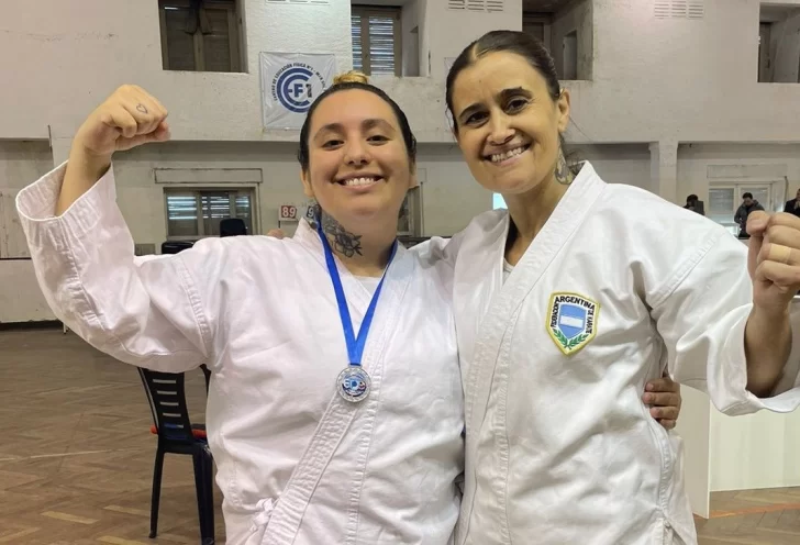 Medallas para las karatecas Parson y Oyola en Mar del plata