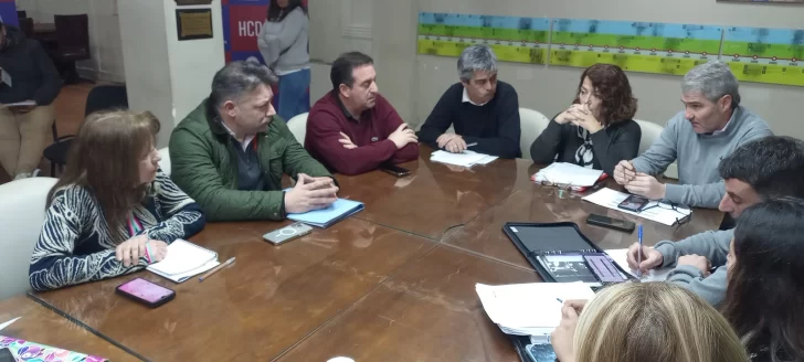 454233289_10233112738376812_6564991852982130783_n-728x328