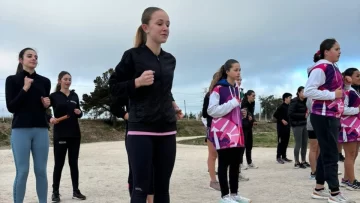 La Escuela de Atletismo se prepara para el torneo nocturno de Benito Juárez
