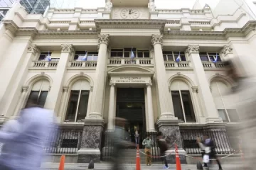 Fuerte caída de reservas por el pago de bonos y suba del dólar blue