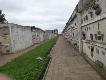 Golpeó a su ex pareja y se escondió en el cementerio