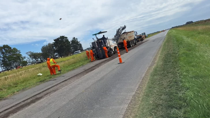 Comenzó el bacheo en ruta 227