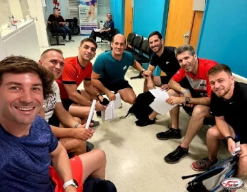 Salió selfie en los chequeos: el TC se define en La Plata pero algunos pilotos ya piensan en 2025