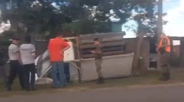 Susto en la Ruta 227: Camión pierde una rueda y termina en la cuneta