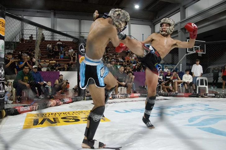 Se realizó el primer torneo de Artes Marciales Mixtas del año con más de 40 combates