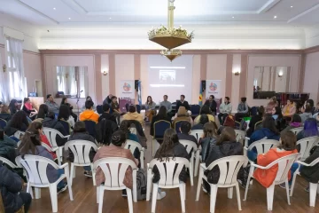 Lanza las becas municipales para 150 estudiantes