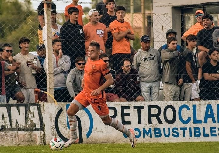 Villa Díaz Vélez se juega hoy el pase a semis y el domingo debuta en el Federal Amateur