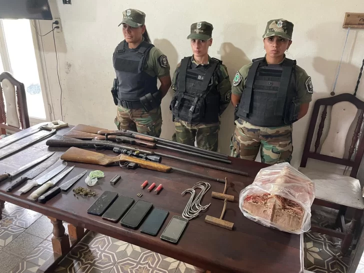 Abigeato en San Cayetano: secuestran armas, elementos de corte y estupefacientes