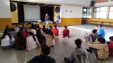 La Secundaria Nº 7 y el municipio articularon una charla sobre separación de residuos