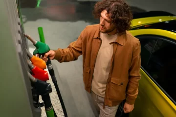 Autodespacho de combustible: fijan las condiciones que deberán cumplir las estaciones de servicio