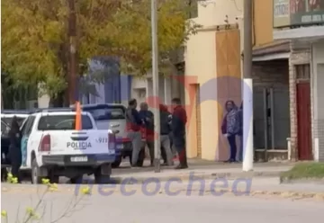 Asaltaron a una abuela que estaba con sus nietos. Se llevaron oro y dinero en efectivo