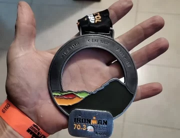 Triatletas necochenses completaron el apasionante Ironman 70.3 de San Juan