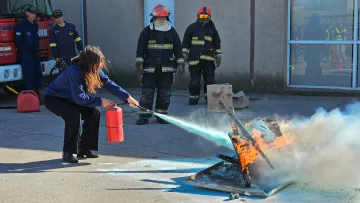 Puerto Quequén: capacitación sobre riesgo de incendio y uso de extintores